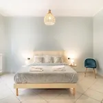 Hidden Garden & Bed & Breakfast 4*