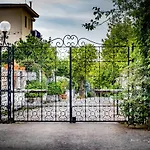 Hidden Garden & Bed & Breakfast 4*