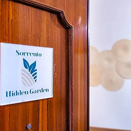 Hidden Garden & فندق مبيت وإفطار 4*