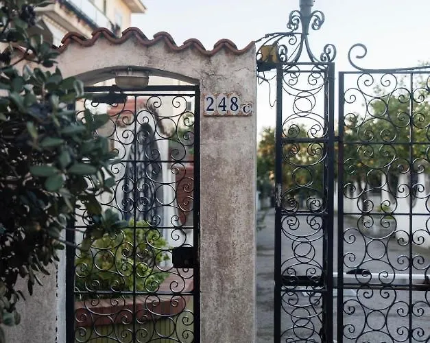 Hidden Garden & 4* Sorrento