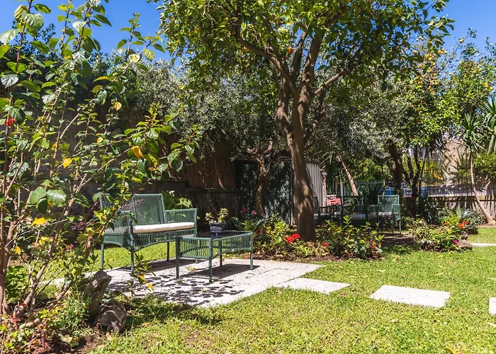 Bed & Breakfast Hidden Garden & 4*