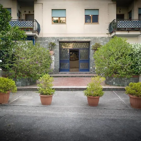 Hidden Garden & فندق مبيت وإفطار