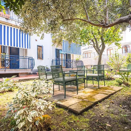 Frühstückspension Hidden Garden & 4*