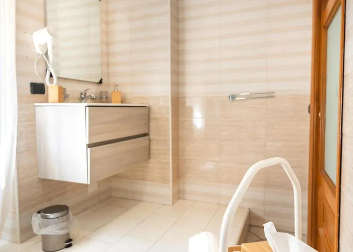 לינה וארוחת בוקר Hidden Garden &